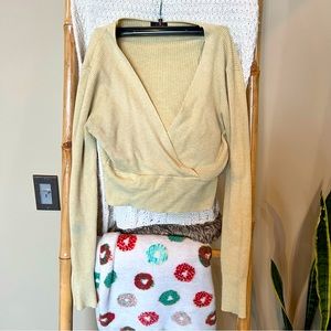 Debut light green long sleeved crop top